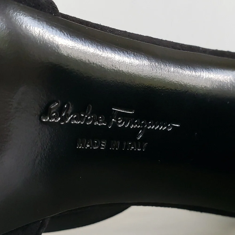 NWOT Salvatore Ferragamo Fergie Suede/Leather T-strap Shoes Size 9 1/2 … - Picture 10 of 11